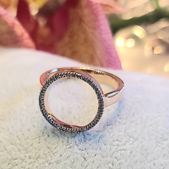 Monica Vinader Rose Gold Tone Blue Sapphire Circle Ring. New - Picture 4 of 6